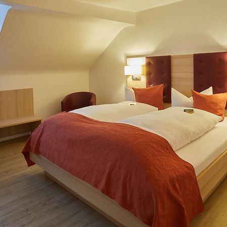 Hotel Zur Traube Velbert Bagian luar foto