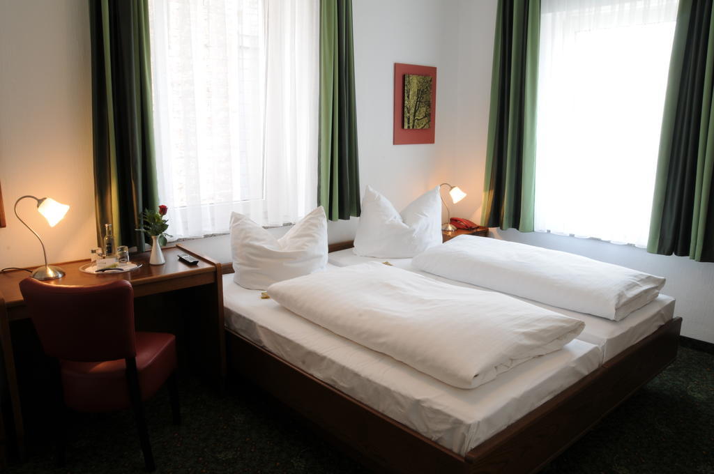 Hotel Zur Traube Velbert Ruang foto
