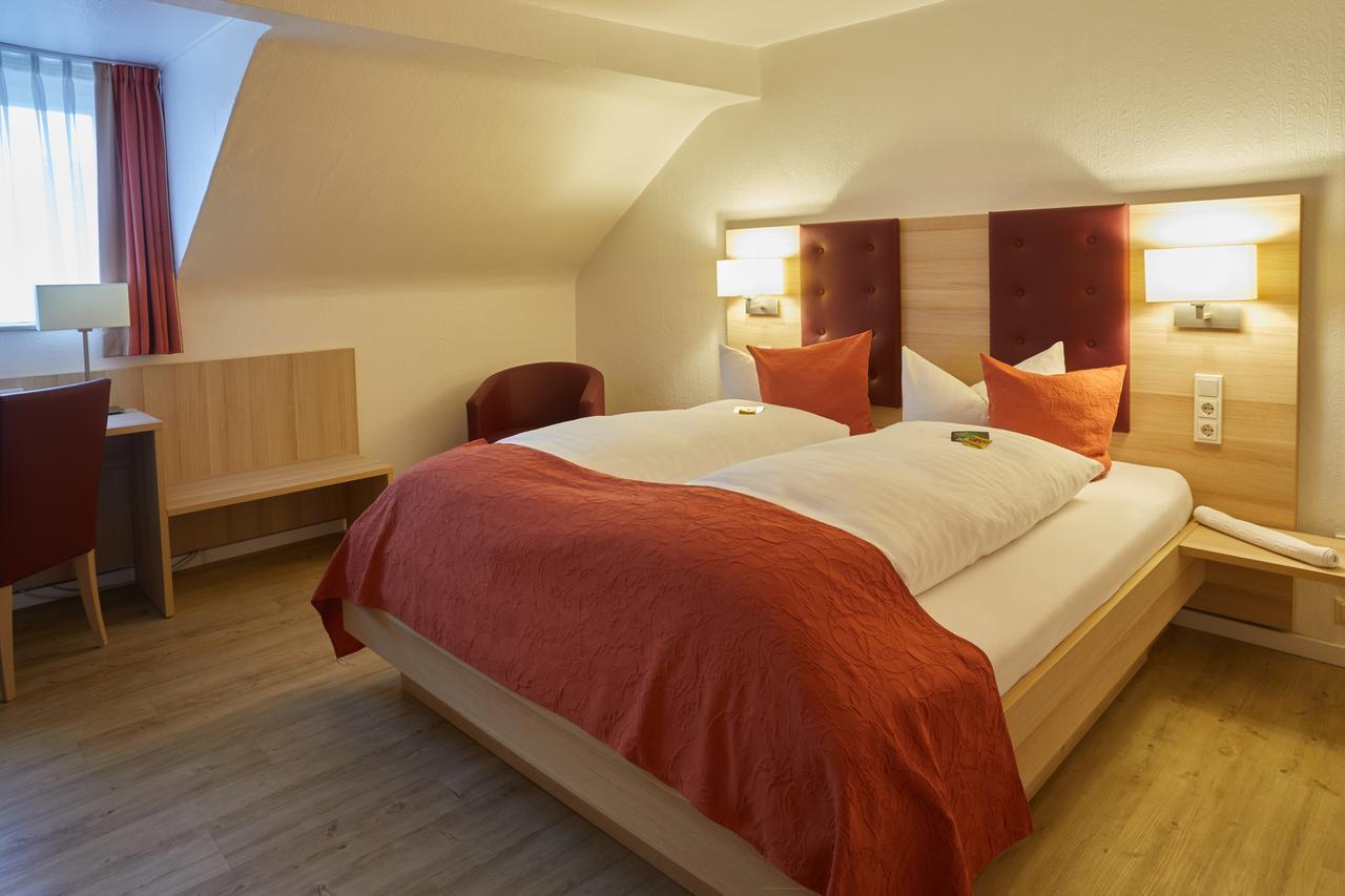 Hotel Zur Traube Velbert Bagian luar foto